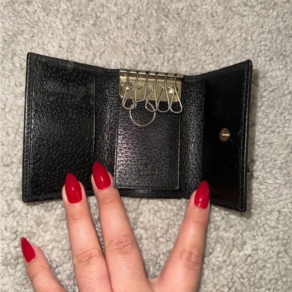 Gucci GG Black Web Stripe Web Bow Key Holder - Picture 2 of 7